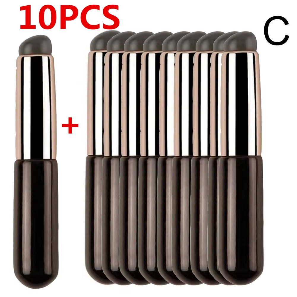 Elevate Your Beauty Game with the Silicone Lip Brush - Achieve Flawless Lips and Perfect Concealment!