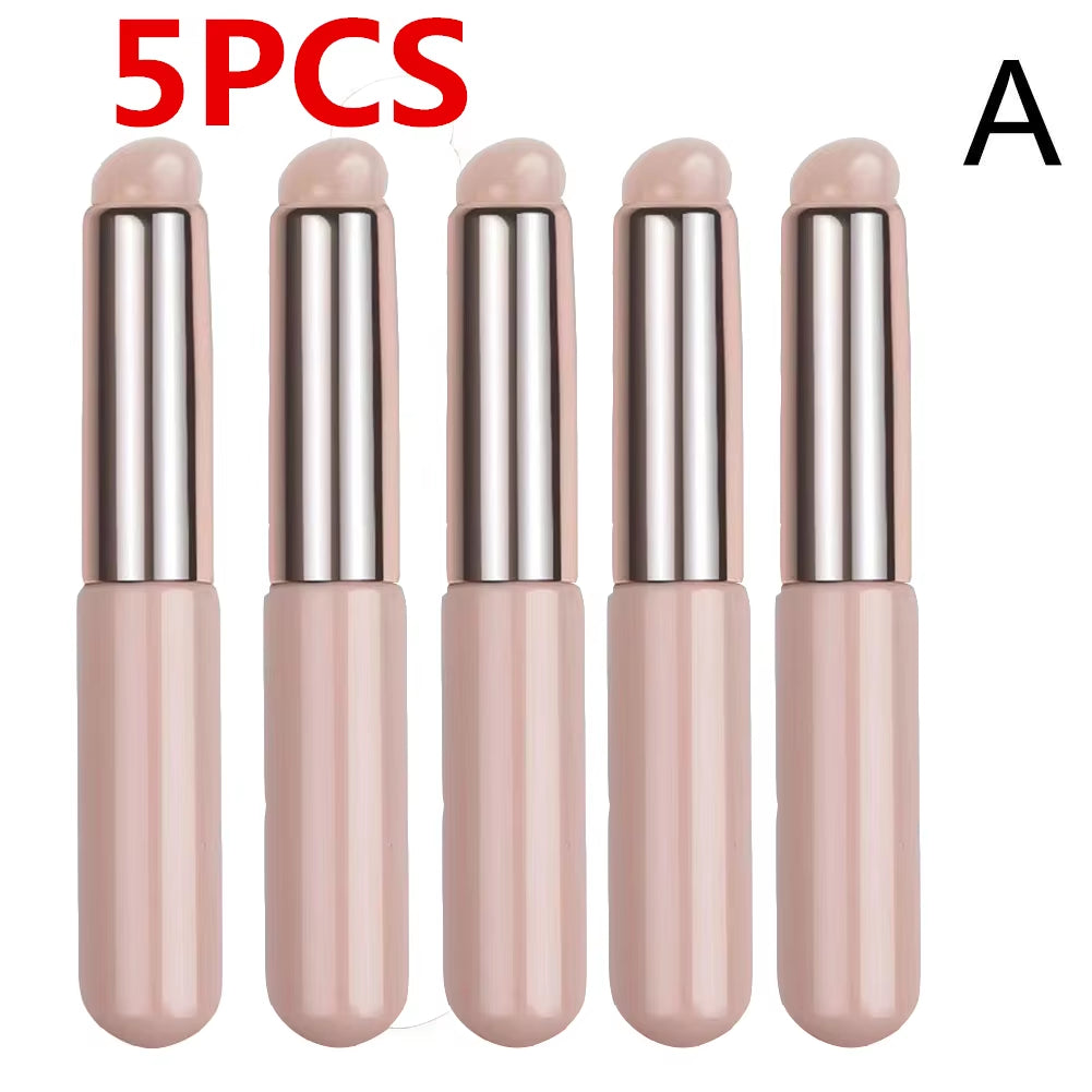 Elevate Your Beauty Game with the Silicone Lip Brush - Achieve Flawless Lips and Perfect Concealment!